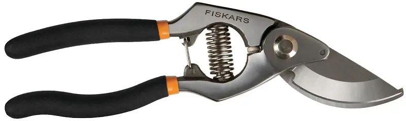Fiskars 92756965J Pruning Shear, 3/4 in Cutting Capacity, Steel Blade, Bypass Blade, Comfort Grip Handle While Supplies Last
